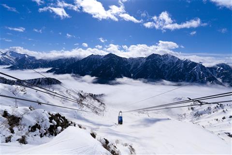 立山ロープウェイ（4月頃撮影）